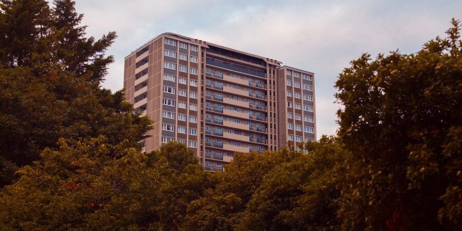 a photo of an apartment block